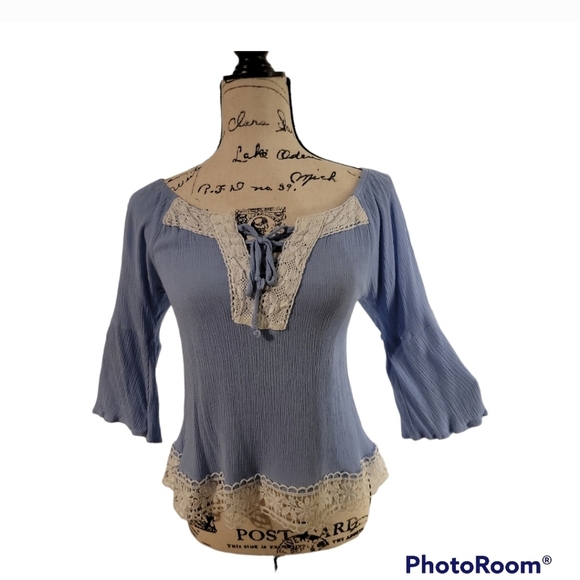 Crave Fame off the shoulder top - Picture 2 of 7